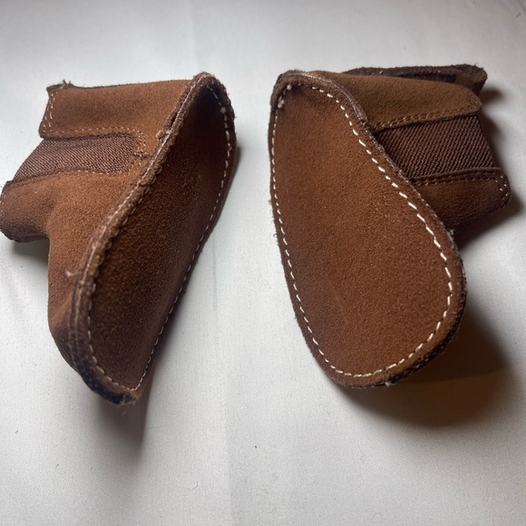 Baby Gap Suede Moccasins (0-3 mos) - Picture 5 of 7